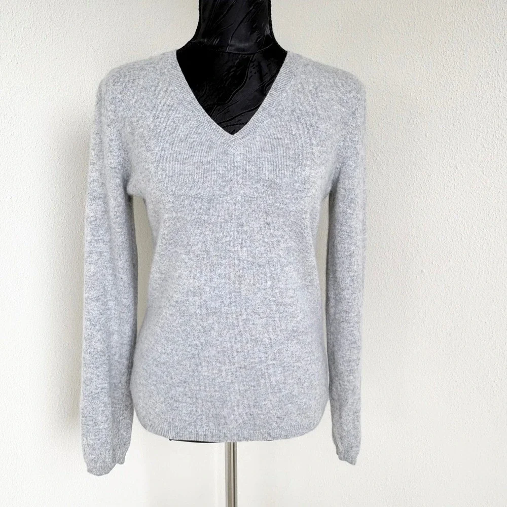 Marshall Field's‎ 100% Cashmere V-Neck Sweater Womens M Light Gray